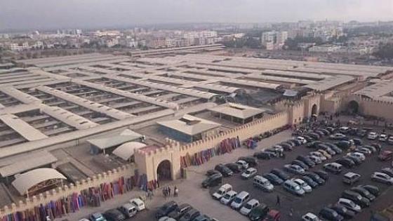 إشتعال الصراع مجددا بين تجار سوق الأحد والمجلس البلدي لأكادير وإستقالة لجنة الحوار