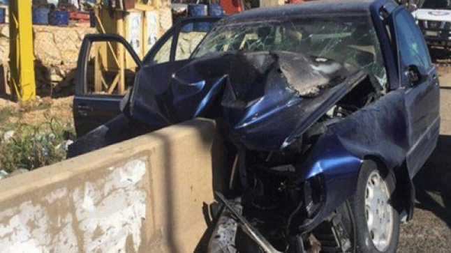 سائق سيارة يصطدم بحاجز قرب مدارة في تزنيت