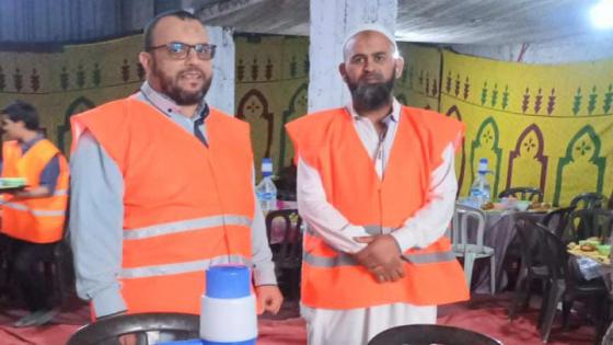 متطوعون يشرفون على ” موائد الإفطار الرمضاني ” بسيدي بيبي