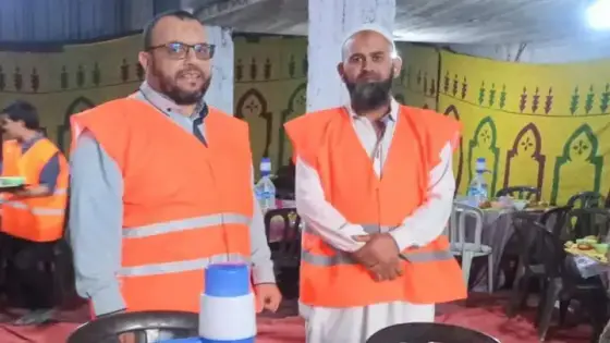 متطوعون يشرفون على ” موائد الإفطار الرمضاني ” بسيدي بيبي