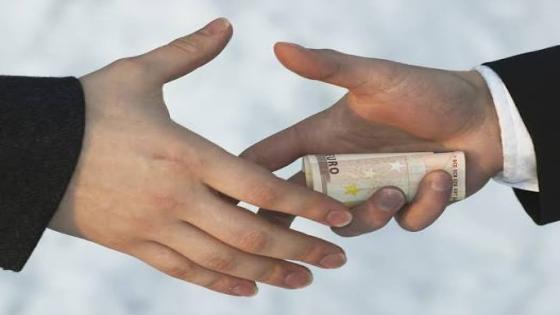 رشوة تتسبب في إعتقال ثلاثة أعوان سلطة