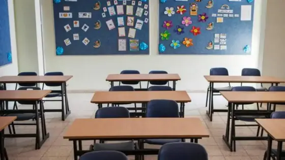 الحكومة تحسم جدلية تمديد العطلة المدرسية