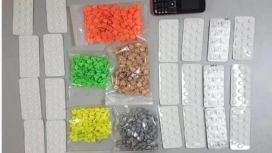 أكادير .. كمين محكم يسفر عن توقيف مستخدم بنكي وحارس ليلي بتهمة الإتجار في المخدرات وحبوب الهلوسة