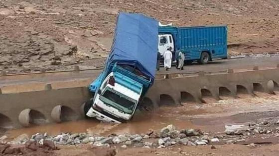 نزوح شاحنة تقل الإسمنت بوادي ضواحي تارودانت