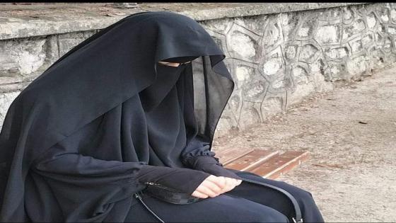 تيزنيت : طرد أستاذة ” منقبة” من طرف مسؤول تعليمي يثير موجة غضب