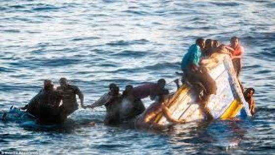 سيدي ايفني : انقلاب زورق على متنه 20 مهاجرا سريا