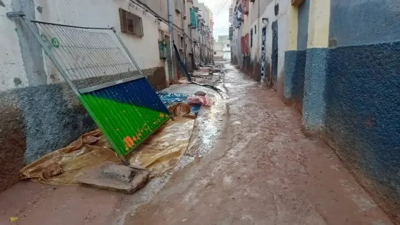 كارثة بيئية تهدد ساكنة درب الهروي بجماعة التمسية بسبب توقف أشغال الصرف الصحي