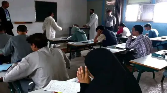 تارودانت.. تدخل إنساني لرجال الأمن ينقذ تلميذة من الغياب عن امتحانات الباكالوريا