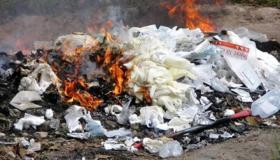مواطنون يشتكون من إحراق النفايات قرب منازلهم بأكادير