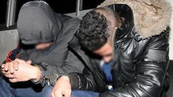 بوجدور .. توقيف شخصين للاشتباه في ارتباطهما بشبكة إجرامية تنشط في تنظيم الهجرة غير المشروعة والاتجار بالبشر