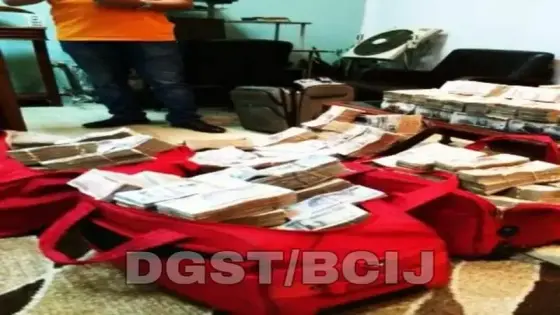 ايقاف جزائري يستغل طفل قاصر لإغراق الناظور بأموال مزورة