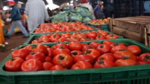 أسعار الطماطم تلهب جيوب المواطنين قبيل شهر رمضان 