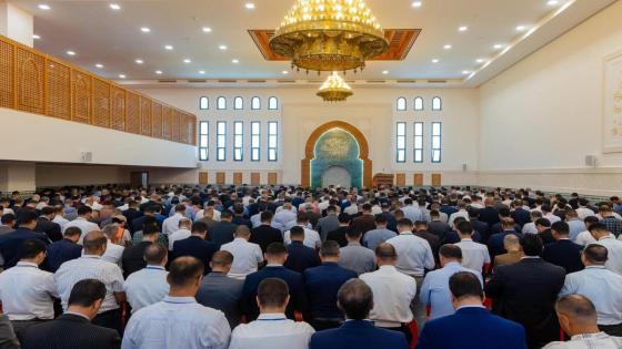 تعزيزا للأمن الروحي.. نساء ورجال الشرطة يؤدون صلاة الجمعة بمجمعهم الأمني الجديد