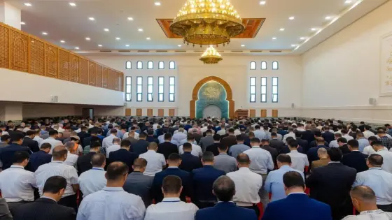 تعزيزا للأمن الروحي.. نساء ورجال الشرطة يؤدون صلاة الجمعة بمجمعهم الأمني الجديد