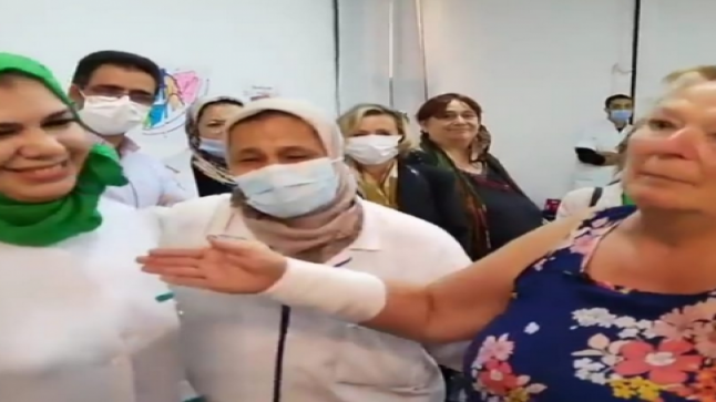 الطاقم الطبي باكادير يحتفي بالبلجيكية بعد تعافيها