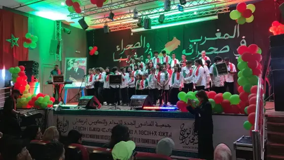 الفنانون الجدد يضيئون الذكرى الخمسين: احتفالية وطنية نابضة بالإبداع في إنزكان