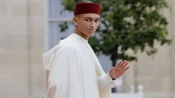 إفران تحت الثلج: زيارات ملكية للأميرة للا سلمى والأمير مولاي الحسن تضخم السياحة الشتوية في “سويسرا المغرب