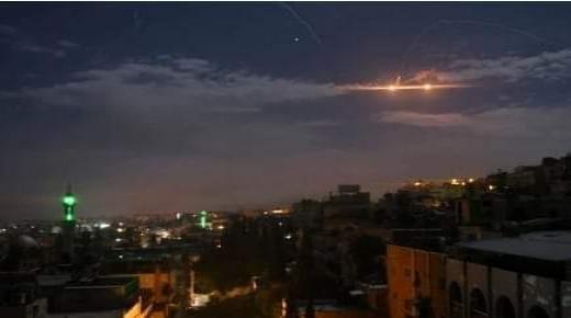إسرائيل تشن غارات جوية على مواقع عسكرية قرب العاصمة السورية