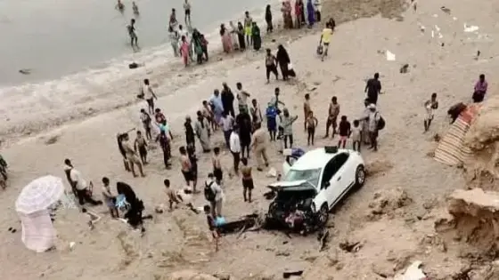 سقوط سيارة نحو شاطىء تفنيت بسيدي بيبي