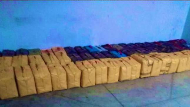 ميناء طنجة .. إحباط محاولة لتهريب شحنة قياسية من المخدرات وزنها 27 طنا و300 كلغ من مخدر الشيرا