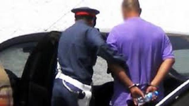 أكادير: جلسة خمرية تتحول إلى كمين أمني.. ضبط فتاة وشابين بحوزتهم كمية مهمة من المخدرات بتغازوت