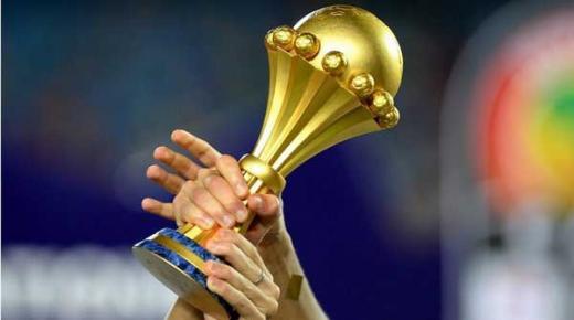 الاتحاد الإفريقي لكرة القدم يعلن عن التشكيلة المثالية لـ “كان” الكاميرون