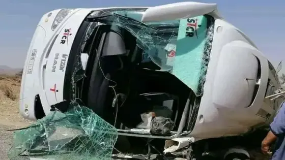 منعرجات ” إداوكنضيف ” تقلب حافلة للركاب بآيت باها