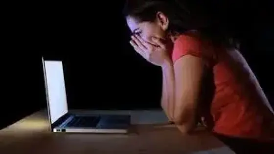 البحث عن مسرب صورة حميمية لفتاة قاصر في بلفاع