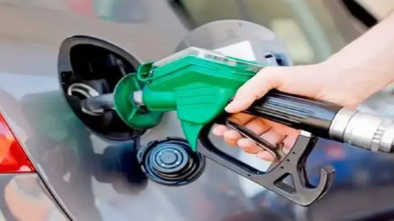 أسعار المحروقات تواصل التراجع في المغرب