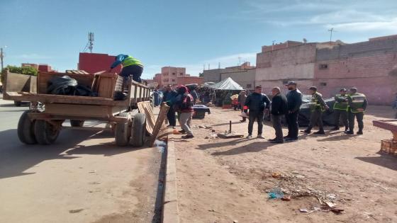 حملة مكثفة من سلطات أكادير لتنقية الملك العمومي من عشوائية الباعة المتجولين