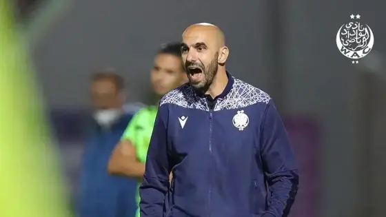 الركراكي: “لا أفهم سبب منع الجماهير المغربية.. العالم كله الآن رخص لحضور الجماهير”