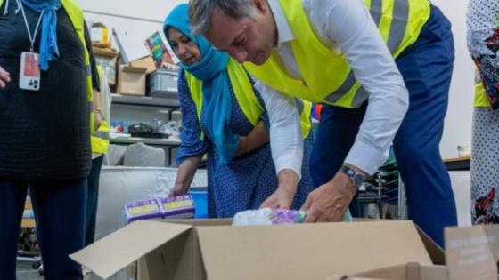 الوزير الأول البلجيكي يشارك الجالية المغربية حملة جمع المساعدات الإنسانية لضحايا الزلزال