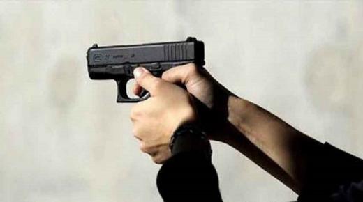 مقدم شرطة يستخدم سلاحه الوظيفي لتوقيف شخص متلبس بحيازة السلاح الأبيض