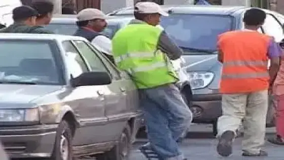 مقاولات تدعوا للتدخل العاجل لوقف صفقات تدبير “مواقف “السيارات والدراجات بأكادير