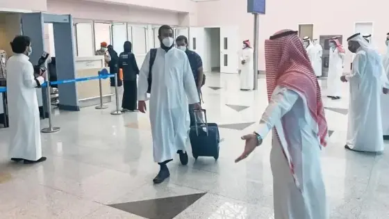 الحرم المكي يستقبل أولى أفواج المعتمرين يوم الأحد والدخول مقسم على فترات