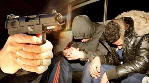 أكادير :رجل أمن يضطر لاستعمال سلاحه لتوقيف هائج عربد على الأمن وهددهم بالسلاح الأبيض