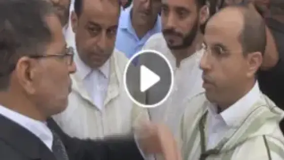 مستشار جماعي يثور في وجه العثماني ، وشوف اش قال ليه