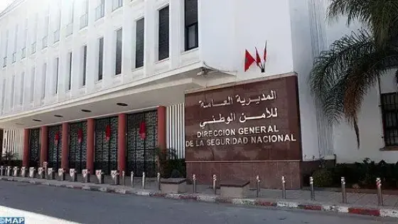 بعدما ضبط برفقة فتاة خارج مدينة أكادير .. وضع شرطي تحت الحراسة النظرية زيادة على اخلاله بالواجب المهني .