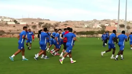 حسنية أكادير يُجري آخر حصصه التدريبية قبل السفر إلى وجدة