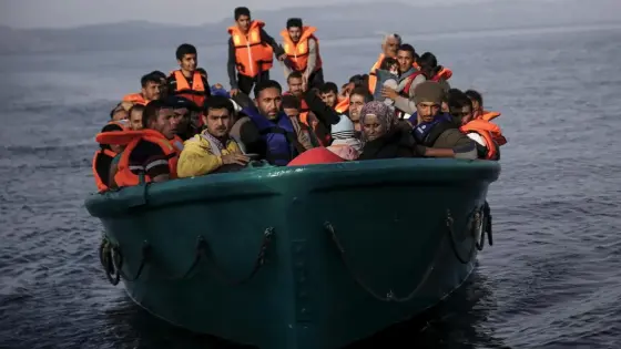 تسللوا إلى الباخرة الخطأ.. 13 مهاجرا مغربيا يصلون إلى الكوت ديفوار عوض أوروبا