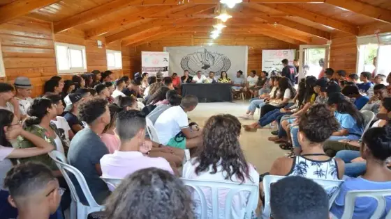 150 يافع(ة) مغربي يرفعون شعار ” نحن شباب آميج جيل المستقبل” بالملتقى الوطني بمدينة الحاجب.