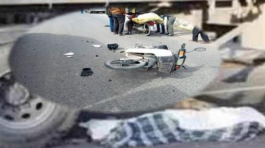 شاحنة تقتل ” دراجا ” في مشهد مروع بآيت ملول