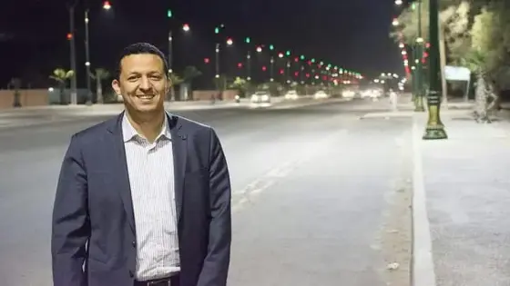 القيسوني يغادر مكتبه ليخرج آزرو من الظلمات