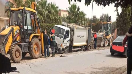 شاحنة النظافة تقع بحفرة قرب جماعة قروية نواحي أكادير