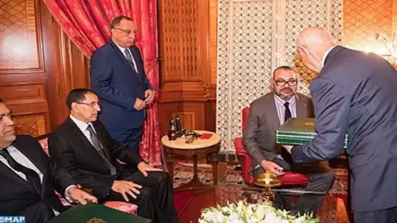 الملك يستدعي رئيس الحكومة ووزير الداخلية لاجتماع عاجل