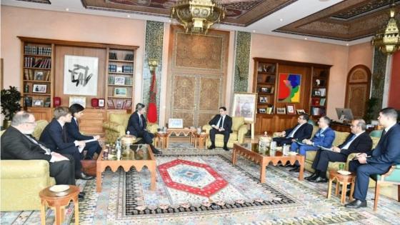 المغرب يتجاوز “إشاعة” دعم كييف بالدبابات ويتمسك بالتوازن مع موسكو
