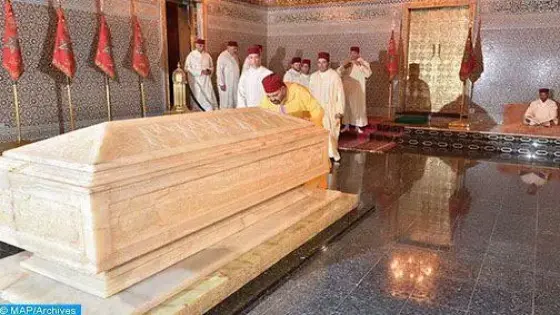أمير المؤمنين صاحب الجلالة الملك محمد السادس يترحم على روح جلالة المغفور له الملك محمد الخامس