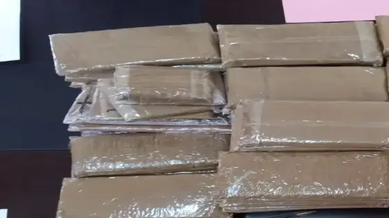 أكادير .. كمين محكم يقود لإيقاف تونسي يتاجر في المخدرات رفقة معاونه
