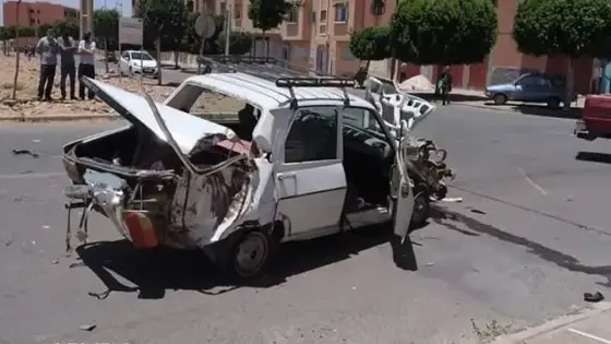 شاحنة ” تعطب ” صاحب سيارة بمركز تزنيت