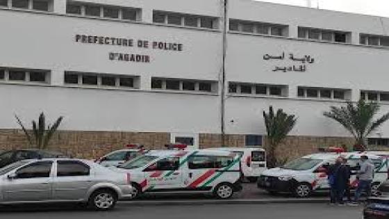 عاجل: حالة استنفار بشاطئ أكادير بعد طعن 3 سياح، والجاني يفر سباحة عبر البحر.